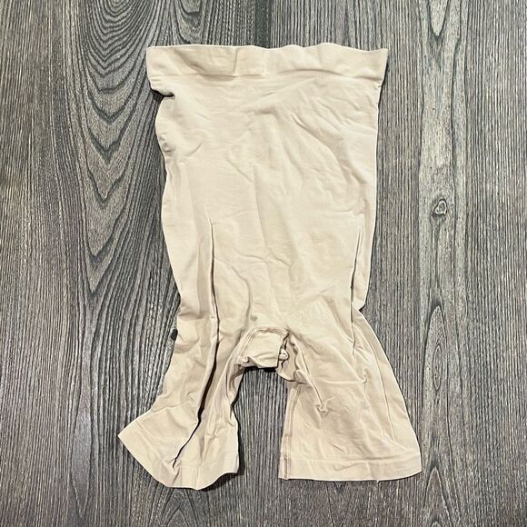 NWOT Skims Shapewear Seamless Sculpt High Waisted Above Knee Short Sand Size 2XL - Picture 1 of 3